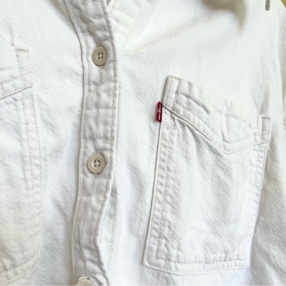 Levi’s Button Up Top - Picture 3 of 3